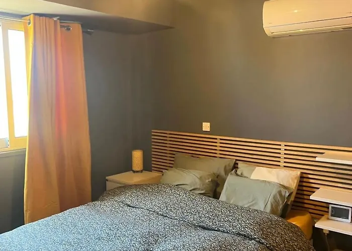 2 Bedroom Flat In Centre * Larnaca