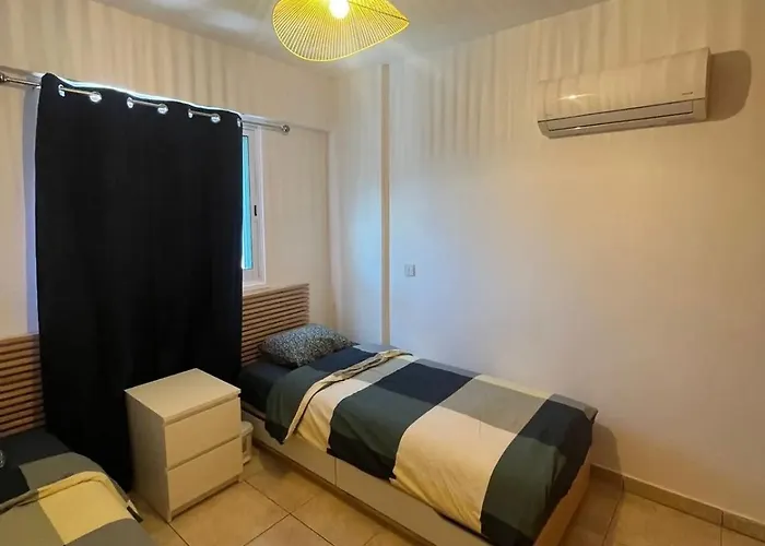 2 Bedroom Flat In Centre דירה