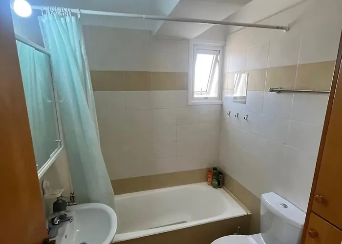 2 Bedroom Flat In Centre Larnaca